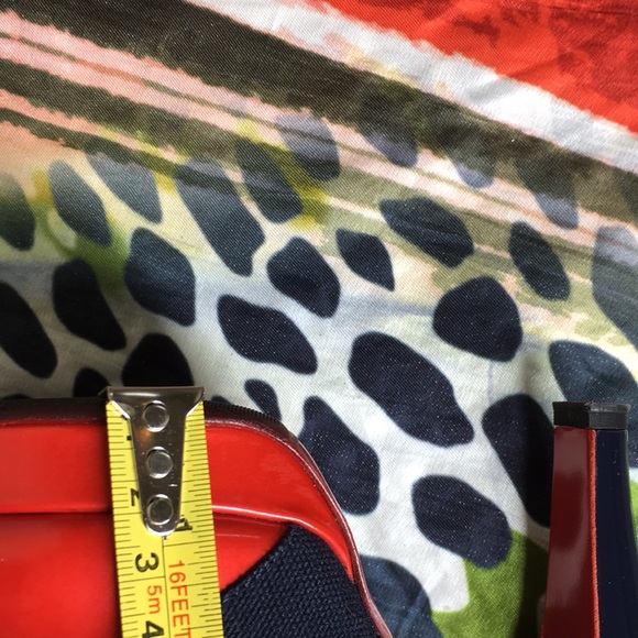 Chanel 38 Red Patent Leather & Black Fabric 7.5 - Picture 13 of 16